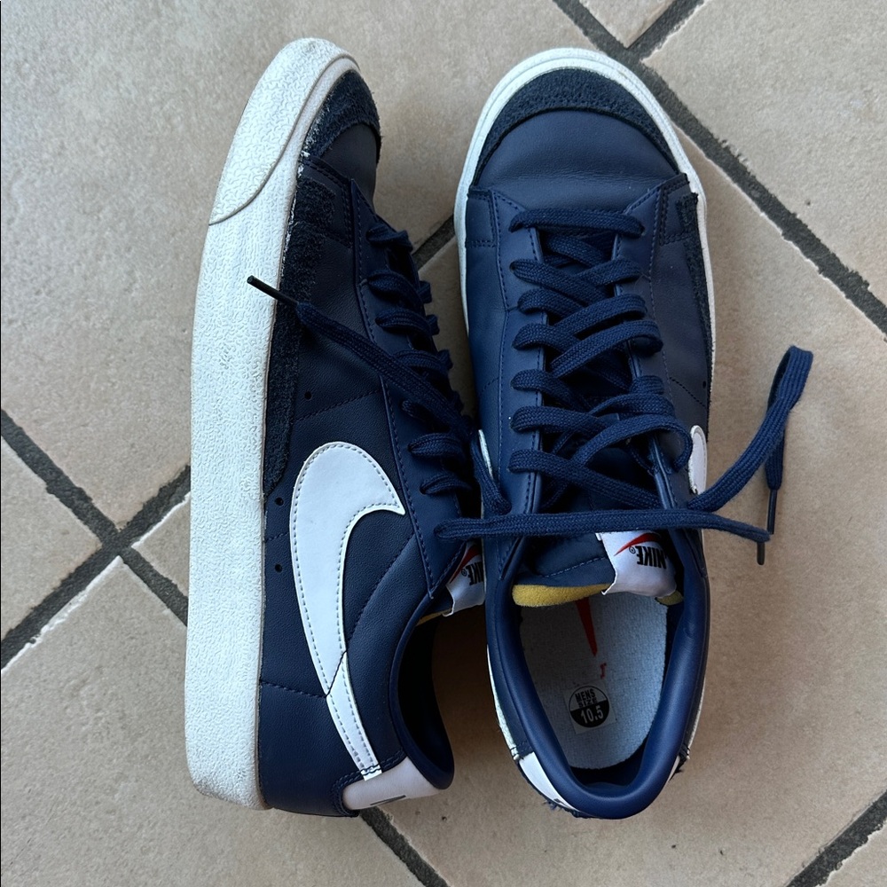 Like-new Nike shoes